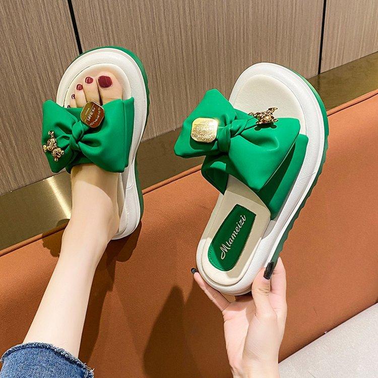 Fashion New Women Chunky Rhinestone Butterfly Slippers Flip Flops Holiday Beach Women Sandals Indoor Outdoor Ladies Party Sandals Mujer