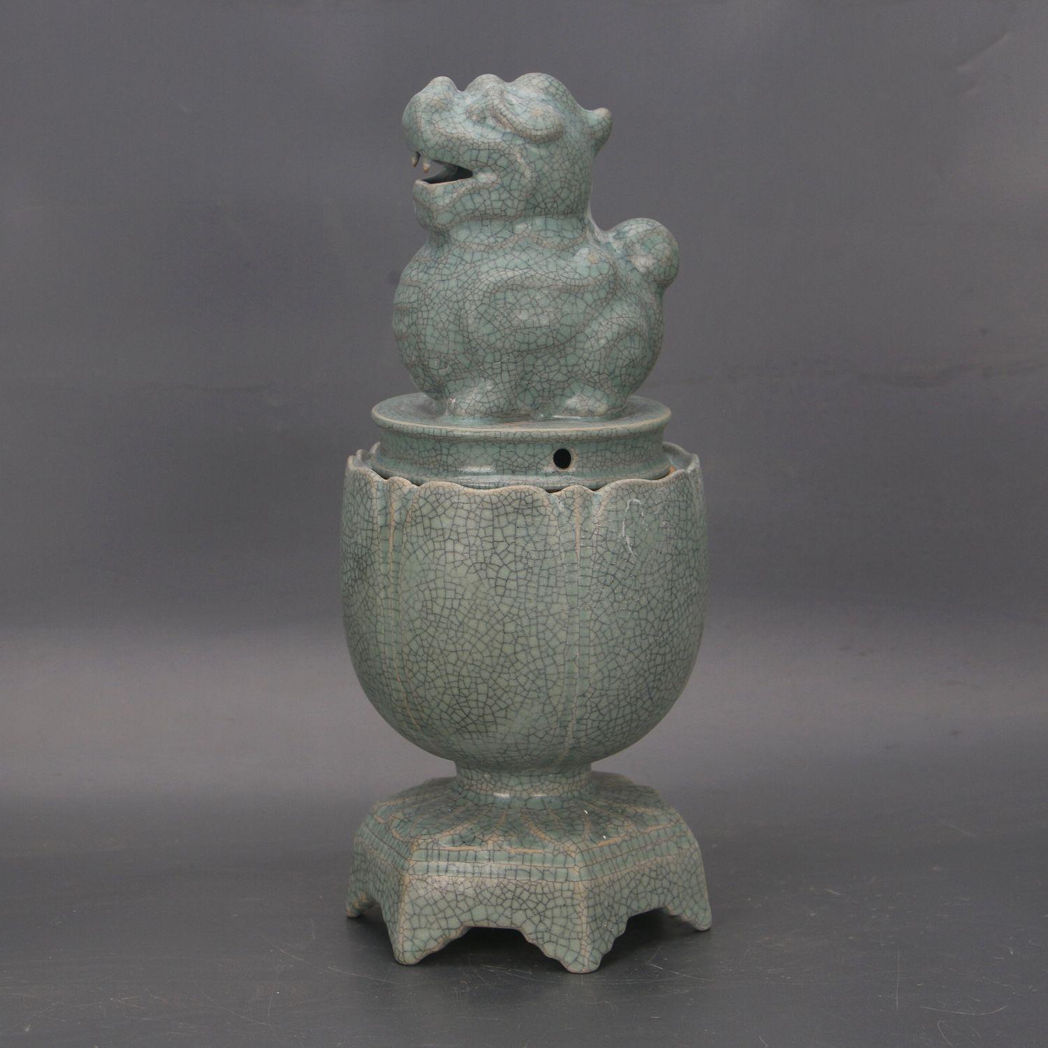 Celadon Ice Crackle Ru Kiln Suanni Beast Incense Burner – Antique Display Piece from the Song Dynasty