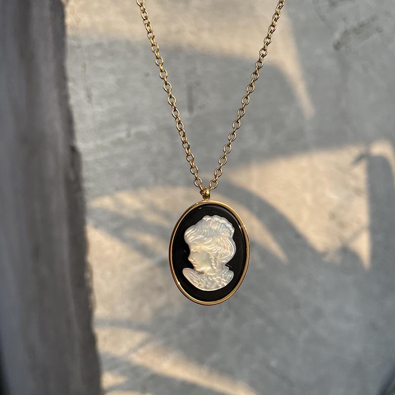 

Amaiyllis18K Gold Vintage Cameo Beauty Head Oval Mother of Pearl Shell Clavicle Necklace Statement Charm Choker Necklace Jewelry