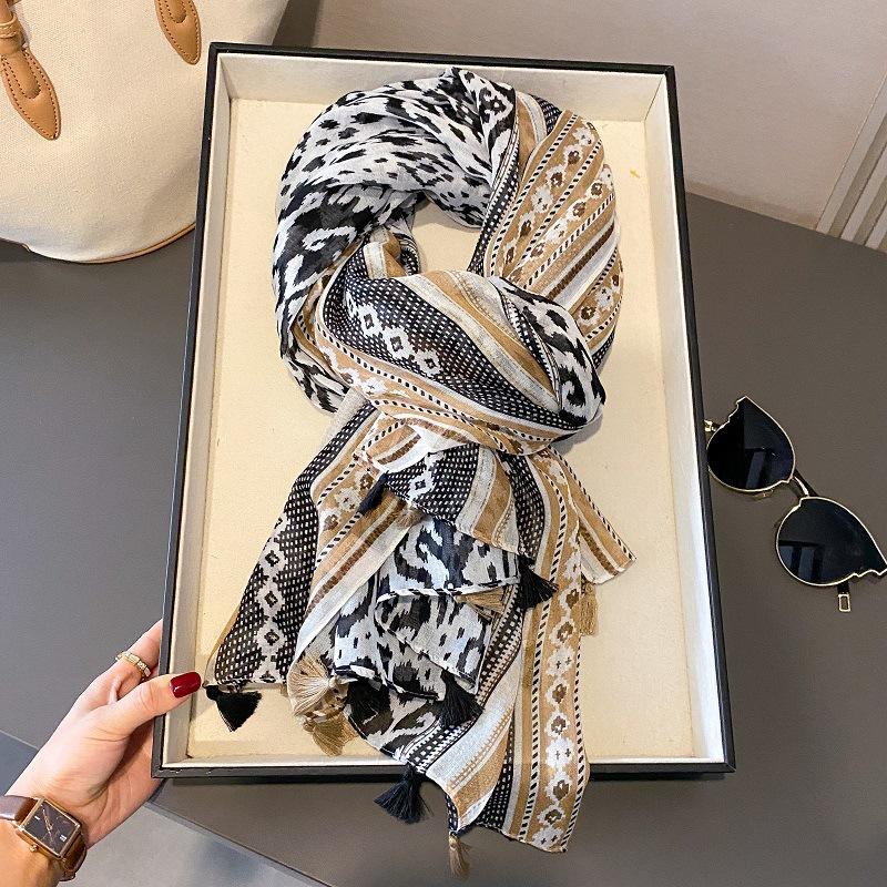 31 Design Fashion Bohemina Paisley Floral Tassel Viscose Shawl Scarf High Quality Wrap Pashmina Stole Bufandas Muslim Hijab