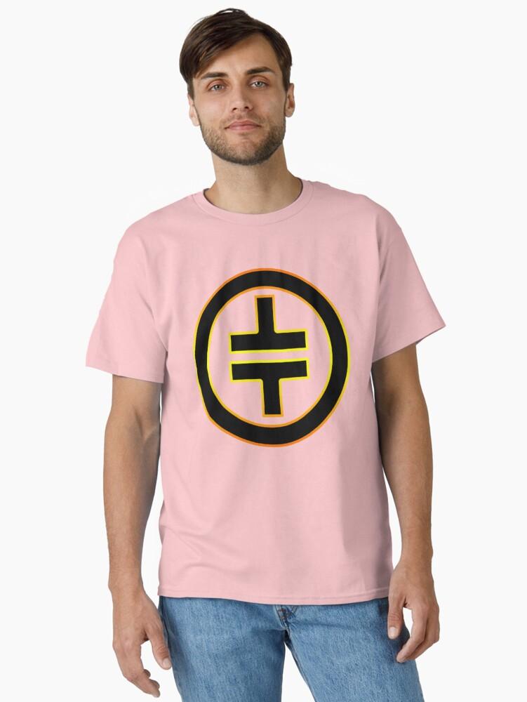 TT Fited Classic T-Shirt