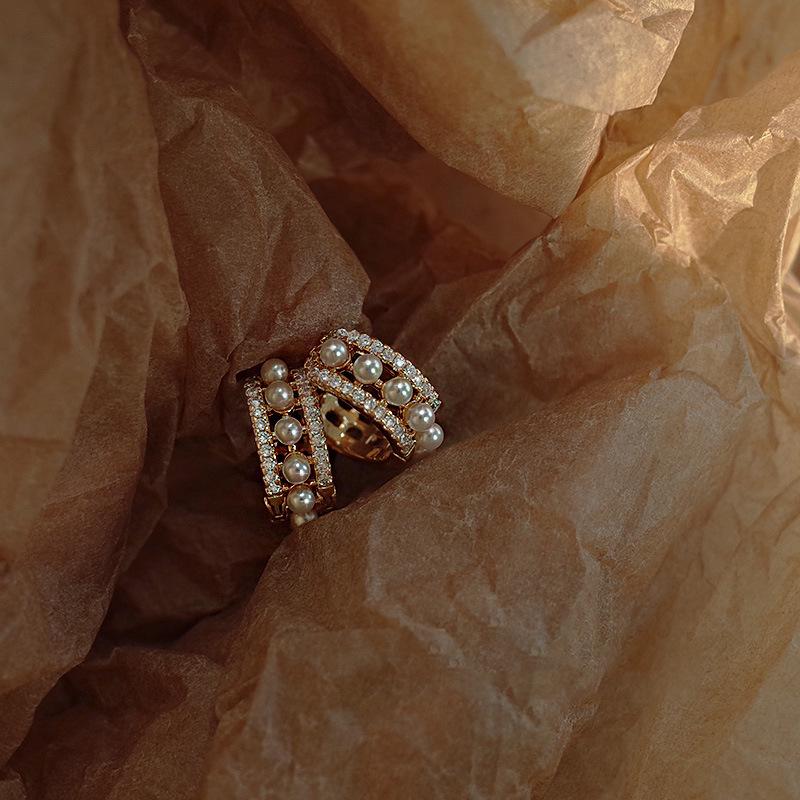 S925 Gold-Plated Sterling Silver Earrings with Pearls and Diamonds - Elegant and Unique Design for Women
