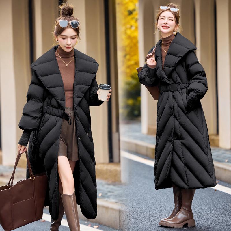 

Женская зимняя пуховая куртка с большим лацканом и кожаной пряжкой - Теплая модная верхняя одежда. L (62.5-67.5 kg) чёрный