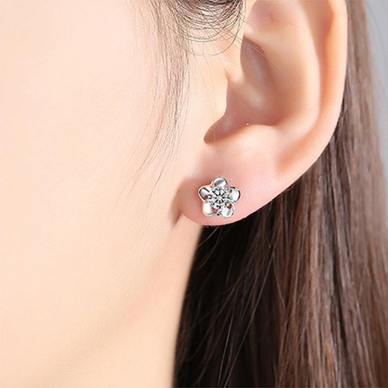 Plum Blossom Earrings Female Niche Design Sense Blooming Flower Earrings Gentle and Sweet Flower Earrings