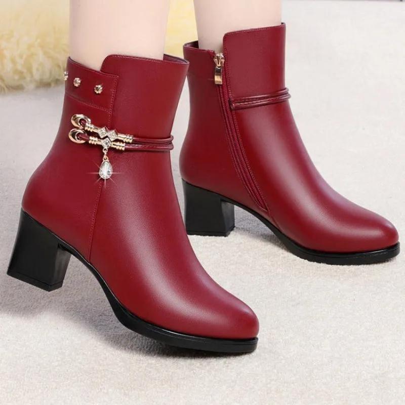 Winter Women's Boots Thickened Warm Lined Soft Snow Boots Women's Winter Shoes Commuting Parties