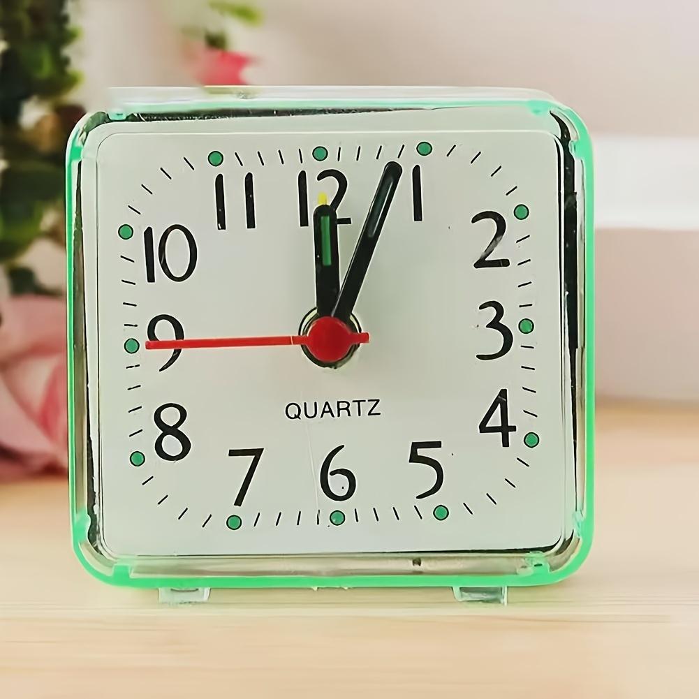 

Chic Square Alarm Clock in Candy Colors - Battery-Powered, Perfect for Bedroom & Home Decor (AA Battery Not Included) зелений