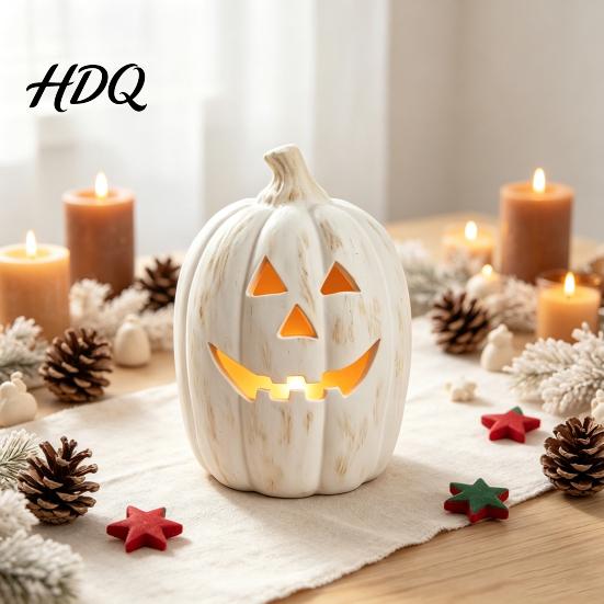 Decoratieve Lantaarns Halloween Pompoen Kaarsenhouder Hars Lantaarn Theelichthouder met Herbruikbare Feestelijke Ornamenten Uitgesneden Gezicht voor Herfst Boerderij