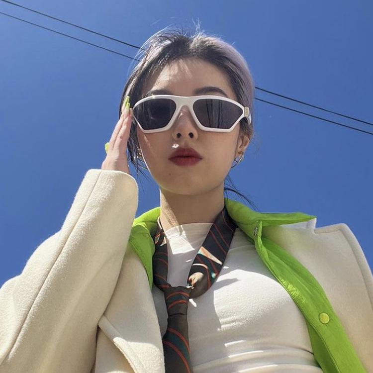 New fashionable cat eye sunglasses ins Internet celebrity concave shape Y1K sports street shot concave shape