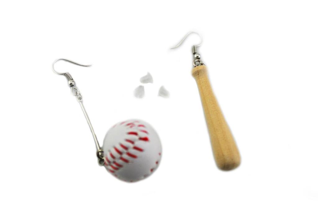Naissant cute ball-shaped earrings, perfect for baseball cheering and watching games.