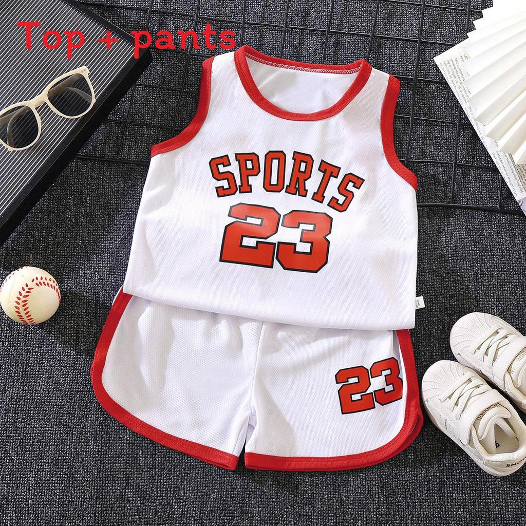 Completo Sportivo Estivo per Bambini con Canotta in Rete Traspirante e Pantaloncini per Bambini Attivi