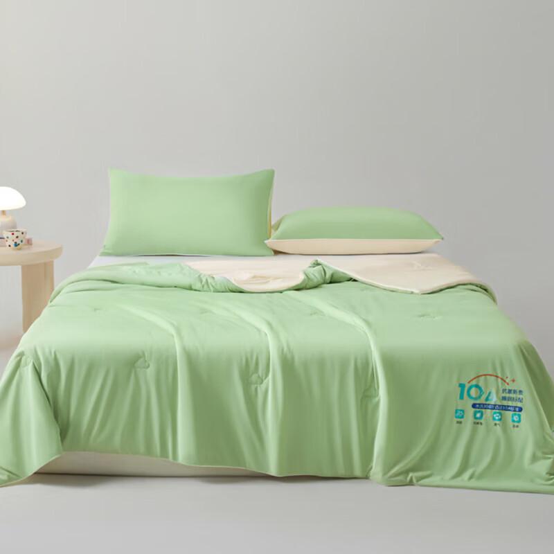 WOODPECKER Cool-Touch Summer Quilt