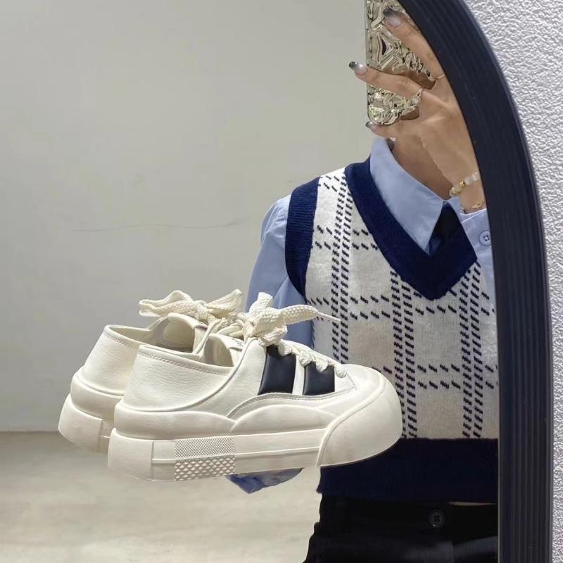 Fashion 2024 New Women's Stable Thick Sole Sports Shoes Fashionable Spring and Autumn Vulcanized Lace Up Shoes