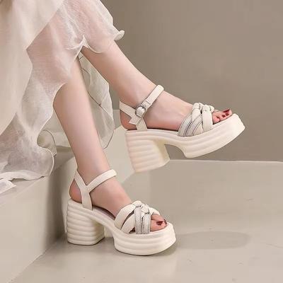 Γυναικεία παπούτσια – Πέδιλα και πλατφόρμες