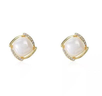 

Niche design sense retro French high-end light luxury new trendy stud earrings