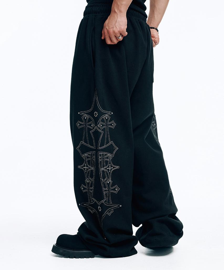 EASY NO EASY Studded Needle Work Sweatpants - Black