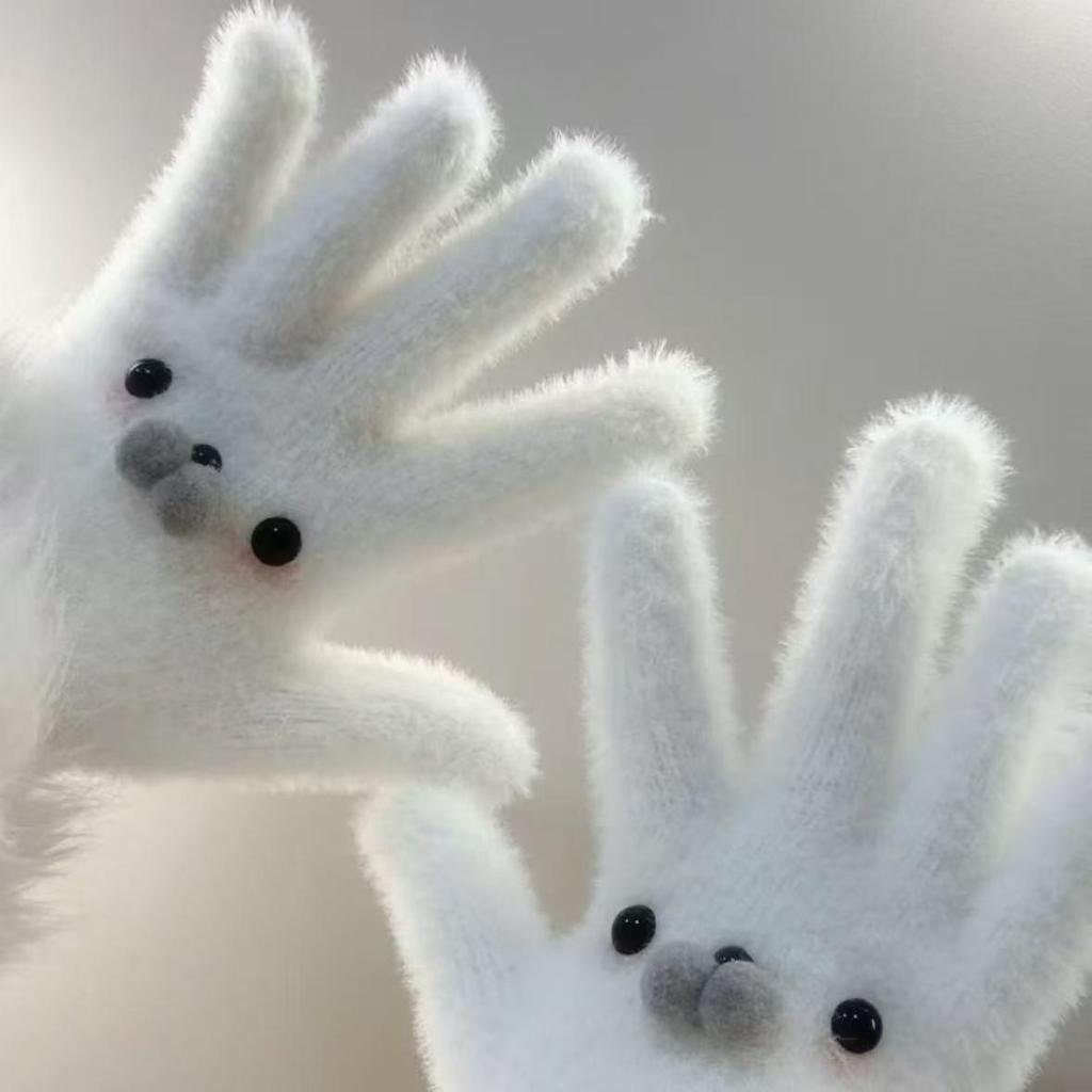 Women's Winter 2025 Retro Plaid Kitty Gloves: Warm Five-Finger Cycling Cold Protection