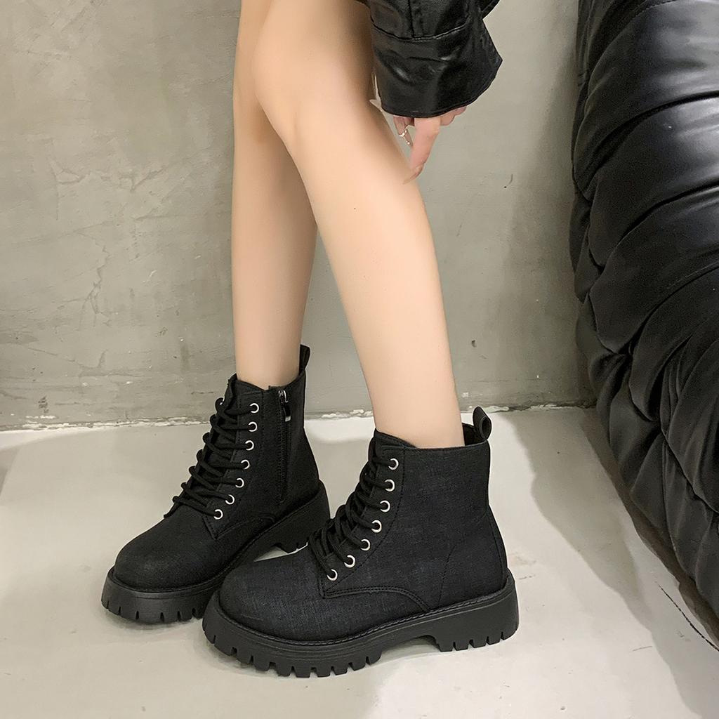 Fashion British Wind Plus Size Thick-soled Short Boots Women Spring and Autumn New Lace Design Solid Color Casual Fashion Boots.