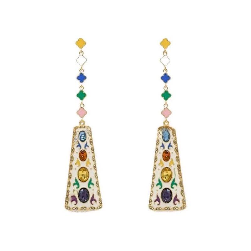 Four-Leaf Clover Stud Earrings: French-Chinese Fusion, Unique Design, Colorful and Elegant.