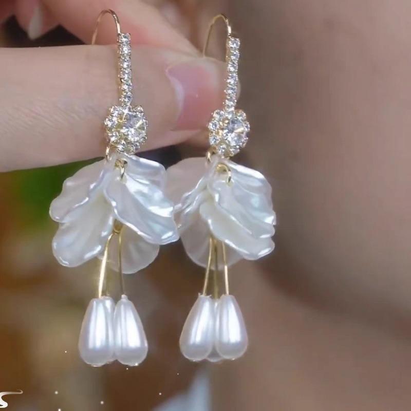 Tide Metal Fringed Earrings, High-end Temperament, Long Stud Earrings, Women's Exaggerated Earrings.