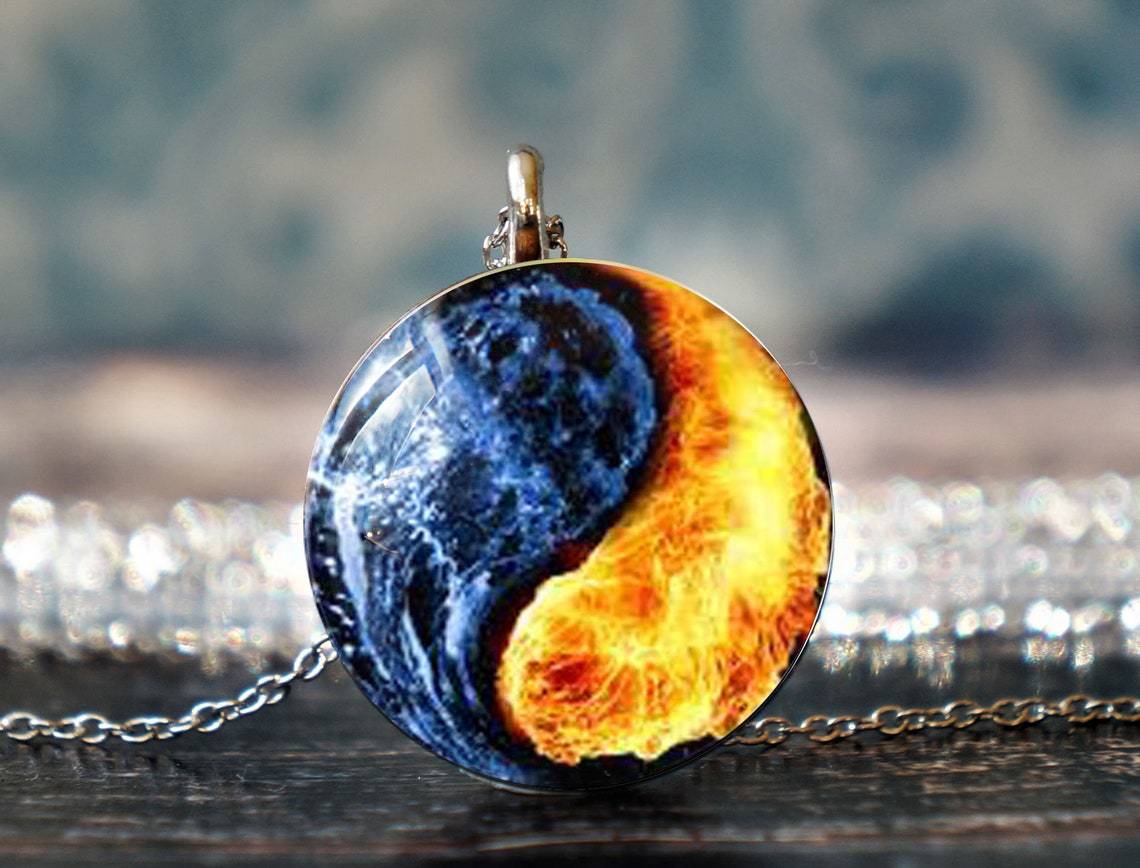 

Gothic Double-sided Glass Double Snakes Entwined Orca Moth Yin-yang Taiji Time Gemstone Pendant Necklace for Women Men Jewelry