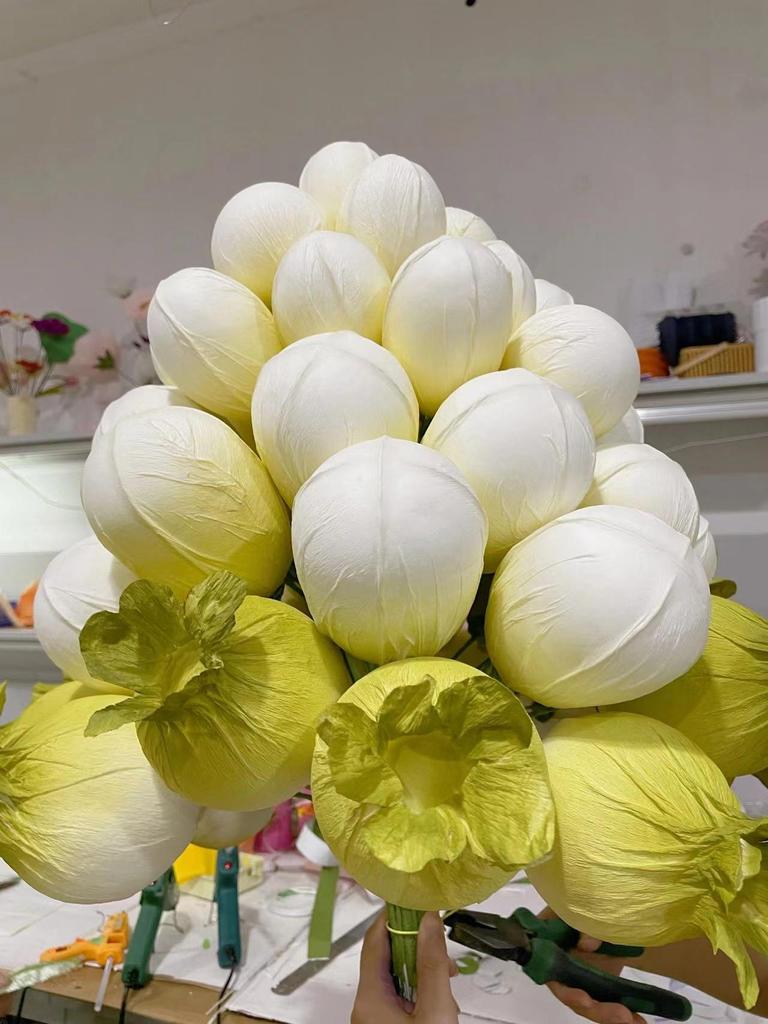 Large Foam Egg-Shaped Flower Bud for Rose, Poppy & Hyacinth Art