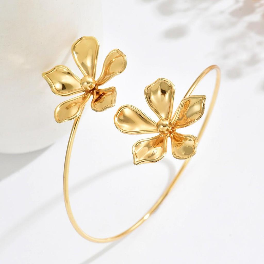 European-American Style Open Armlet: Trendy, Unique, and Elegant Cold-Style Bracelet.