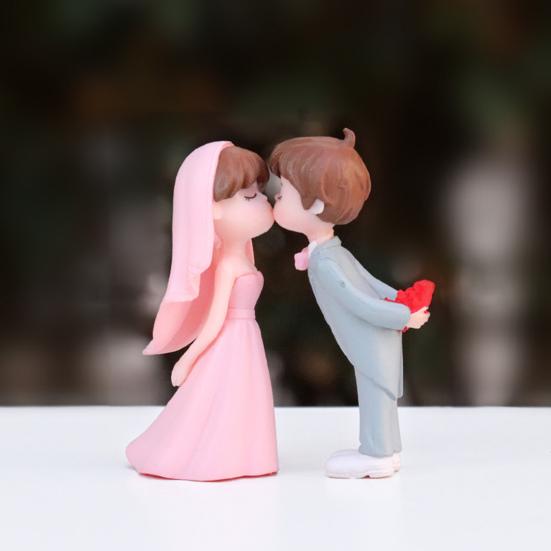 1 Pair Miniature Wedding Cake Toppers Mini Bride Groom Figurine Romantic Kissing Couple Resin Statue for Anniversaries Engagement Party Bridal Shower