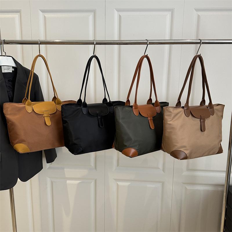 Große Tasche Neue Damen-Umhängetasche der Saison Große Tasche für Pendler Studententasche für den Unterricht Vielseitige Tragetasche aus Nylongewebe