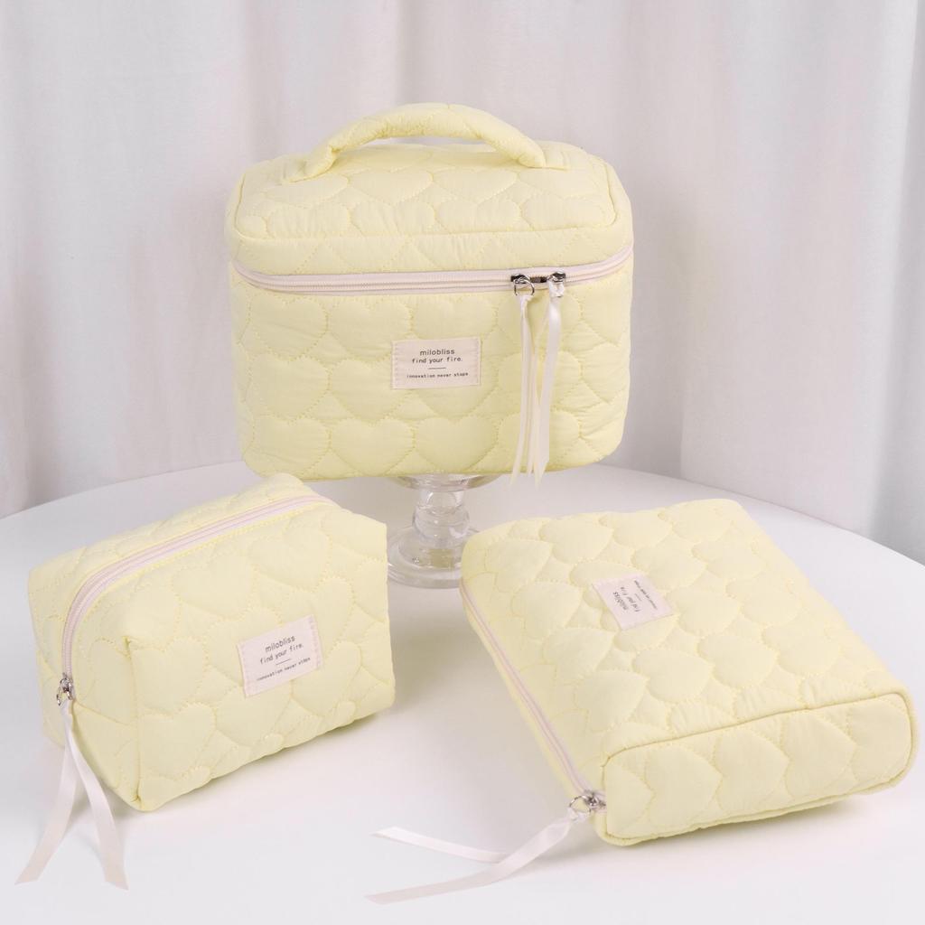"Large Capacity Cherry Cat Quilted Cosmetic Bag – Cute & High-Value for Students"