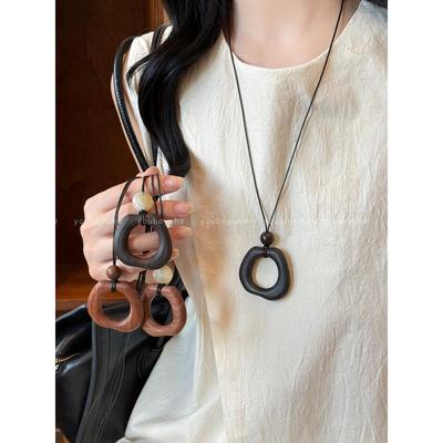 Irregular Wooden Pendant Necklace - Retro Chinese Style for Women