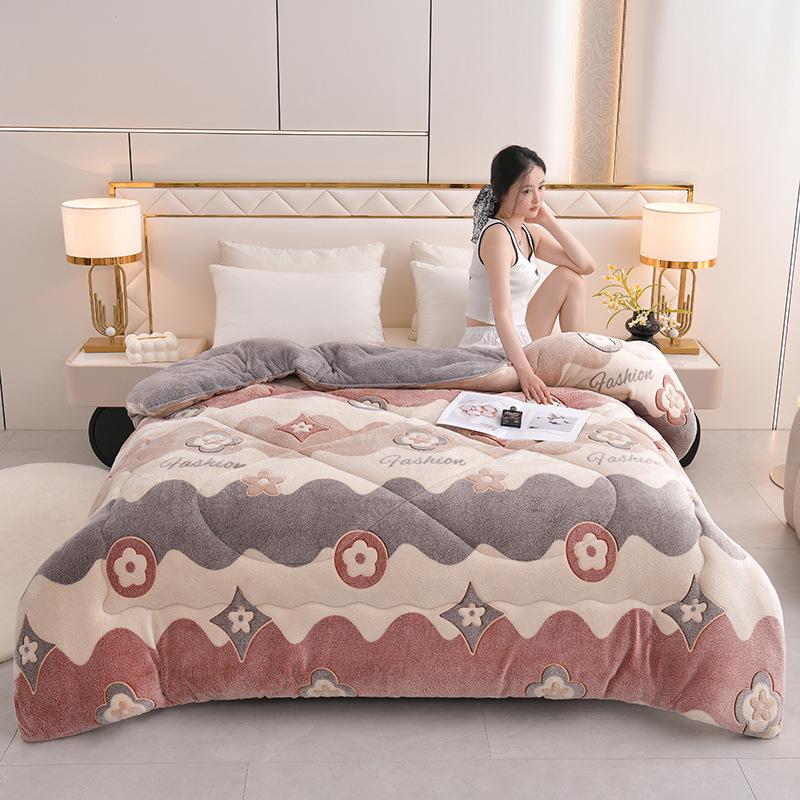 Home Textiles Quilt Comforter Soft Warm Floral Velvet Bedding Winters Use Machine Washable Suitable for Bedroom and Guest Room