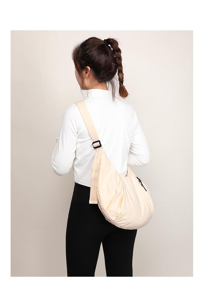 Unisex Nylon Crossbody Bag - Large Capacity, Sports Style, Cycling-Friendly Dumpling Design