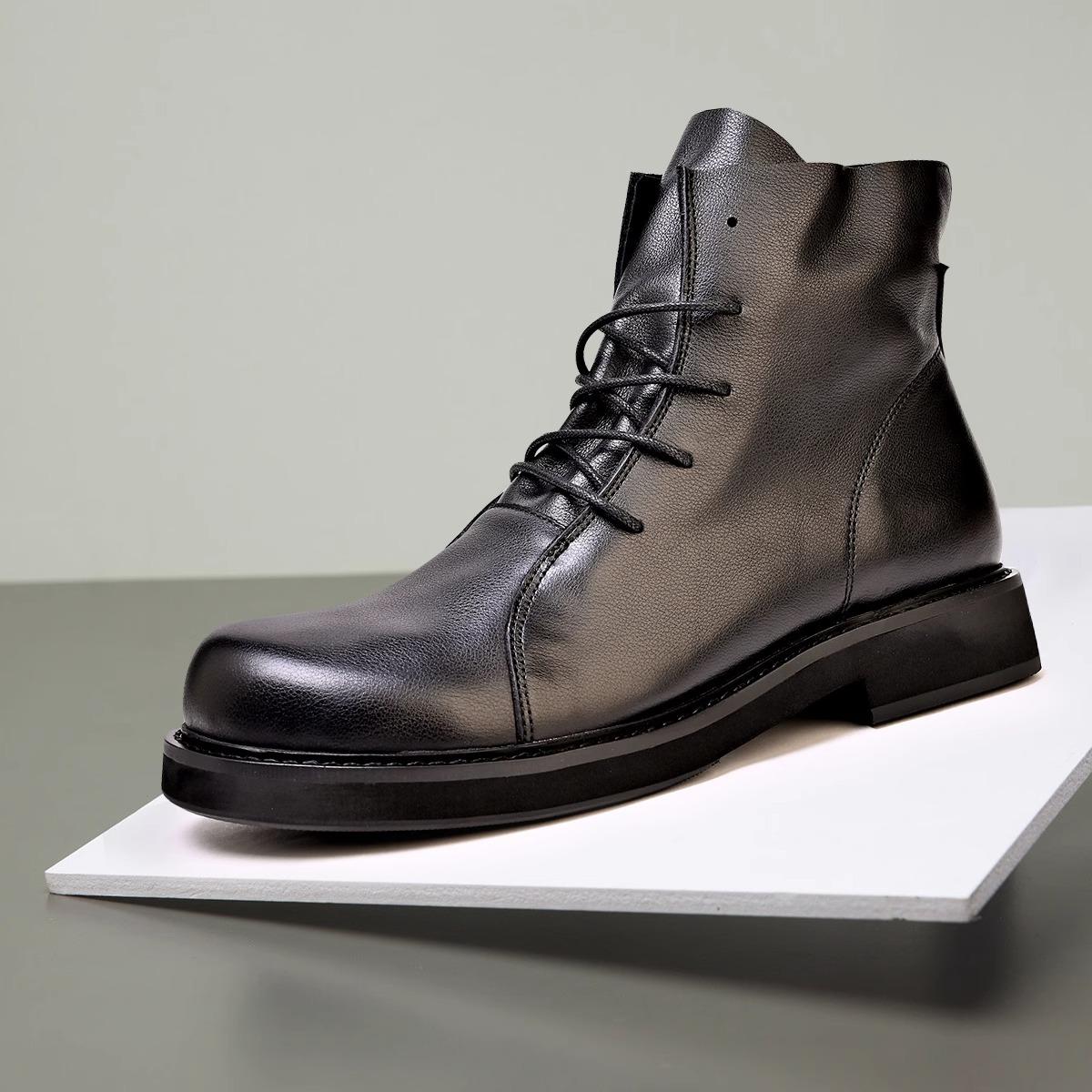 

Модные ретро-ботинки из кожи с большим голенищем, мужские широкие ботинки Martin с мягкой подошвой и шнуровкой, мужские модные британские ботинки, высокие кожаные туфли 40 чёрный