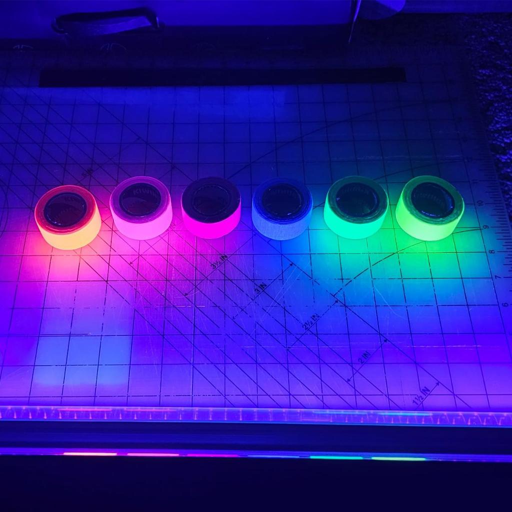 Taśma Świecąca w Ciemności Dla Bezpieczeństwa i Dekoracji Wytrzymałe Wodoodporne Materiały Samoprzylepne Z Długotrwałą Luminescencją