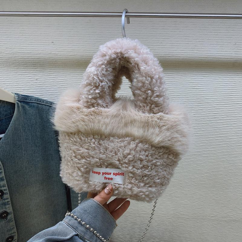 

Winter high-end niche design handbag 2025 new plush crossbody bag women s vegetable basket bucket bag бежевый