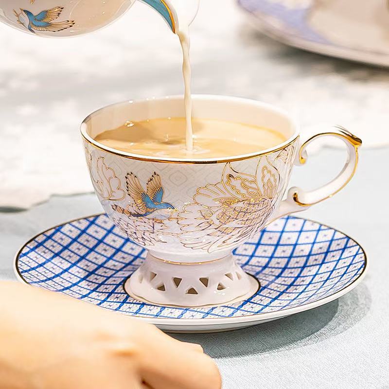 Lett Luksus Ettermiddagste Kaffekopp Med Skje Britisk Beinporselen Husholdnings Tesett Keramisk Kopp Gaveeske