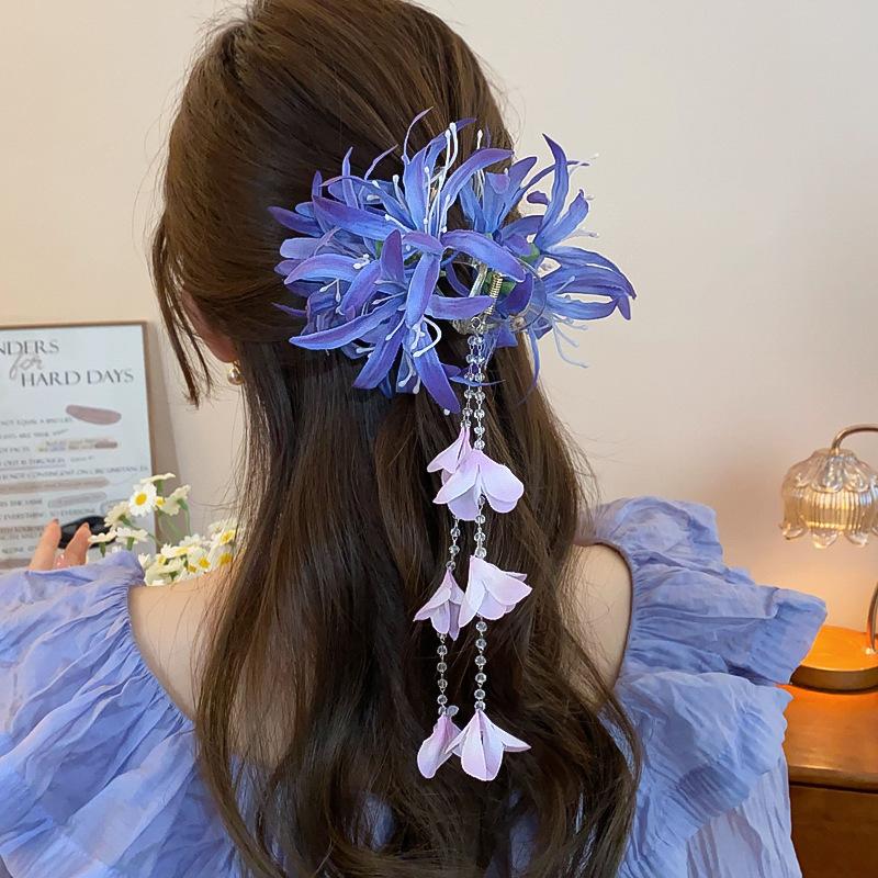 Spider Lily Flower Hair Claw Clips for Women Long Tassel Shark Clip Dedicate Crystal Acrylic Hairgrips Birthday Decoration K