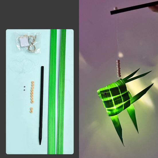 Hand-Woven Goldfish Lantern DIY Handcrafted Hand Held Bamboo Fish Lantern for Chinese Spring Festival Mid-Autumn Hanfu Cosplay