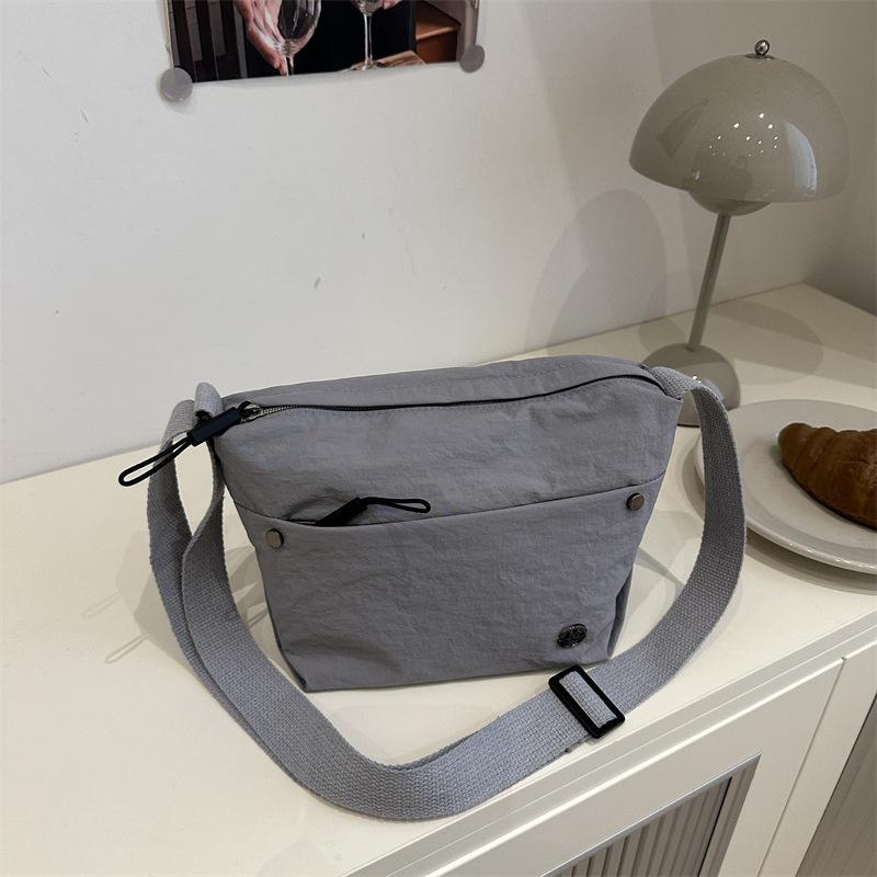 

Простая повседневная нейлоновая наплечная сумка большой вместимости однотонная сумка через плечо для поездок на работу сумка-тоут сумка-мессенджер для женщин подарки серый