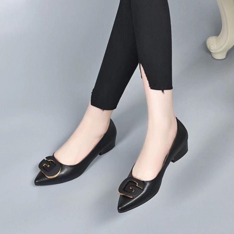 Factory Direct Sales Spring and Autumn New Mother Single Shoes Low Heel Soft Leather Soft Sole Women's Shoes Fashionable and Comfortable Pointed Wor