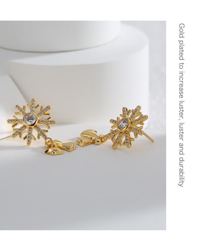 Boucles d'oreilles puces flocon de neige en zircon plaqué or - Bijoux de Noël élégants pour femmes