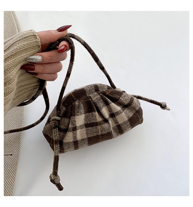 Stylish Woolen Grid Shell Cloud Bag For Women 2023 New Small Bag