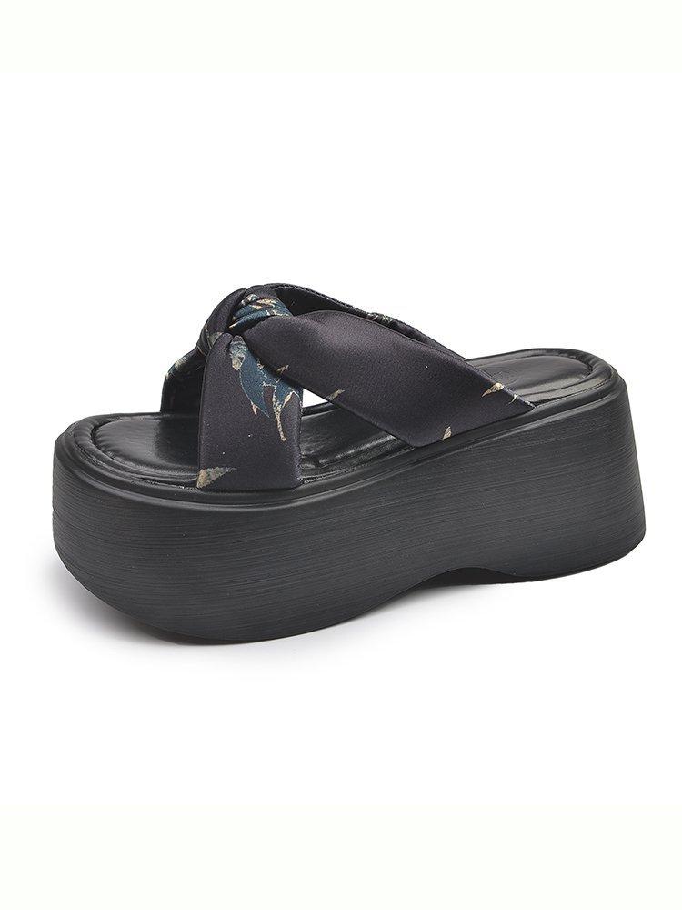 

Thick-soled heightening cool slippers for women s summer wear 2025 new women s muffin one-word sandals with skirt beach shoes 35