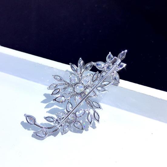 Floral Design Brooch with Cubic Zirconia Inlaid Non-Slip Buckle Scarf Badge Coats Sweaters Hats Bags Accessories