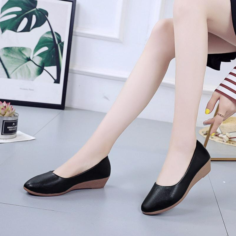 Spring and Autumn Women's Single Shoes Pointed Wedge-heeled Small Leather Shoes Shallow Mouth Working Mother Shoes Trend