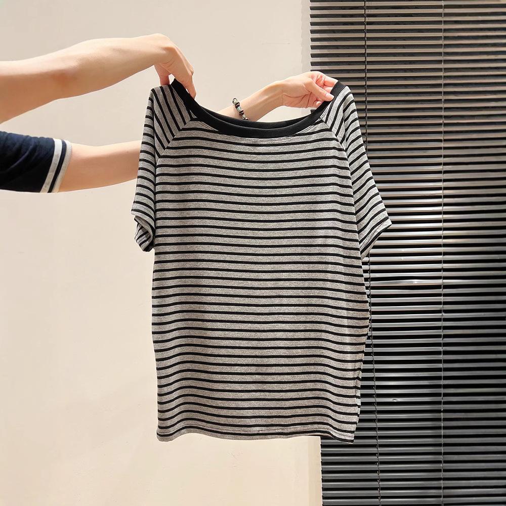 Contrasting color striped slanted shoulder short-sleeved T-shirt women's summer chic off-the-shoulder foreign style shirt loose and thin casual top