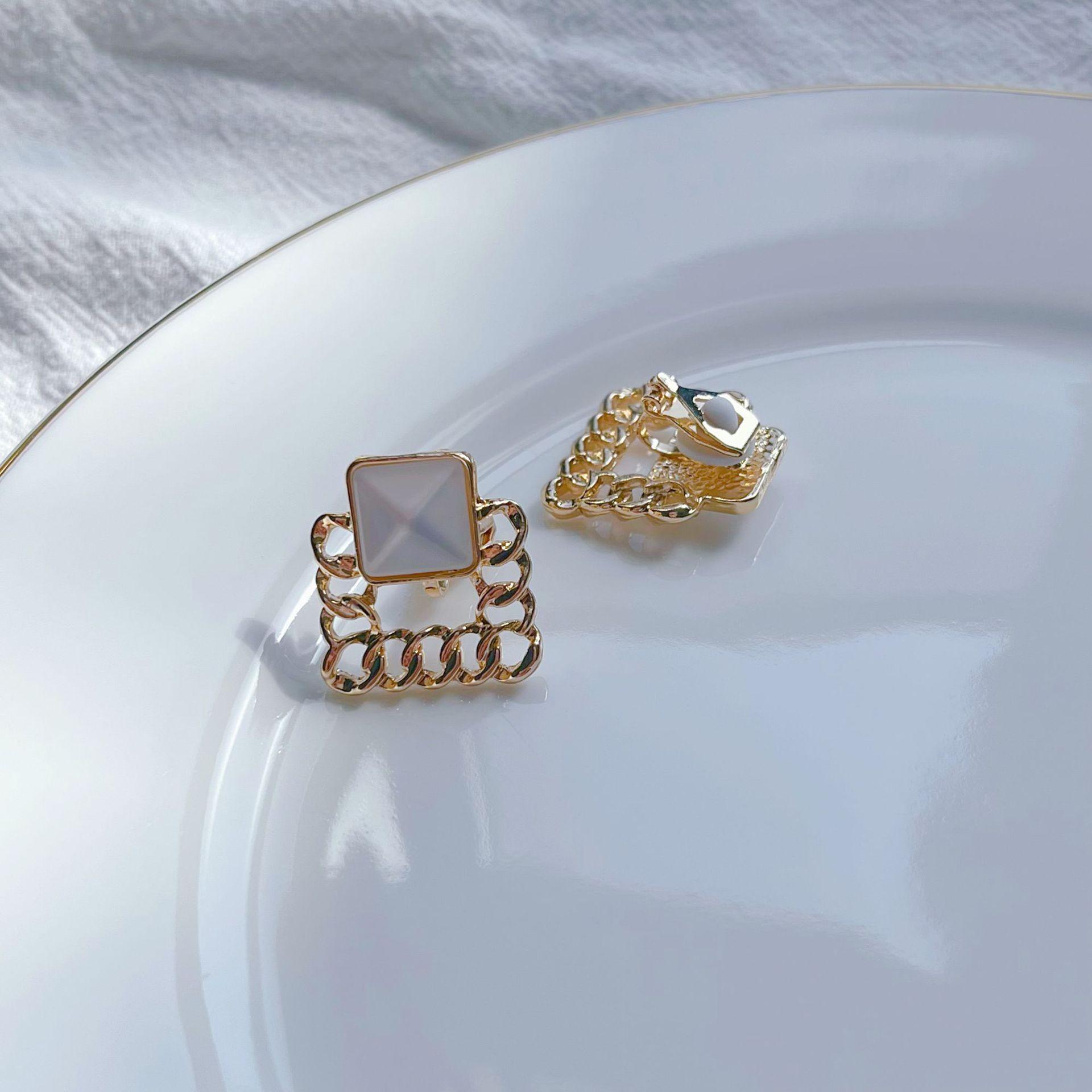 

Элегантные аксессуары для ушей с ретро-плетеными металлическими искусственными жемчужинами квадратные клипсы для ушей без отверстий для ушей