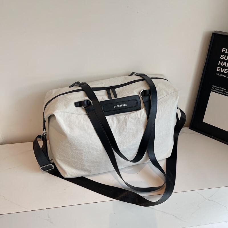

Lightweight Large Capacity Oxford Travel Duffel Bag