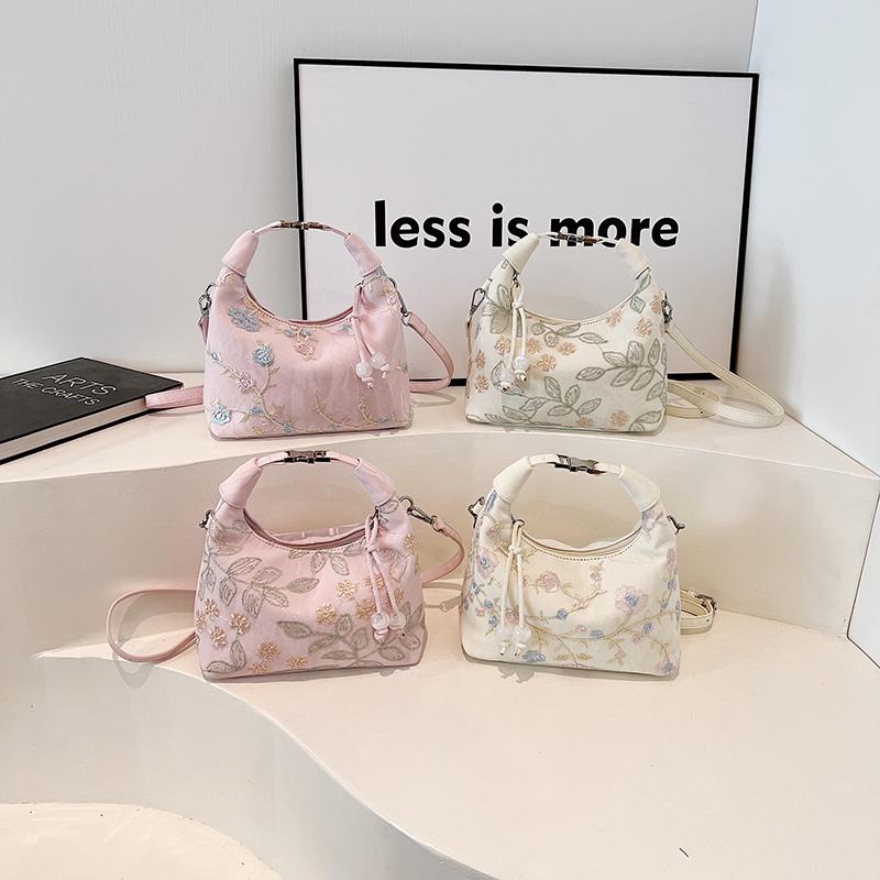 Exquisite Flower Embroidery Hobos Chinese Style Shoulder Bags 2026 High Quality Sense of Luxury Designer Style Women's Handbags