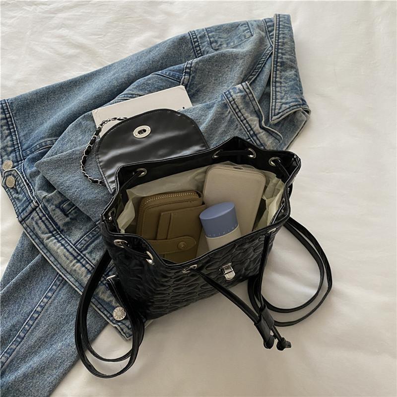 Love rhombus chain backpack women's 2025 new fashion Korean version casual backpack shoulder bucket bag